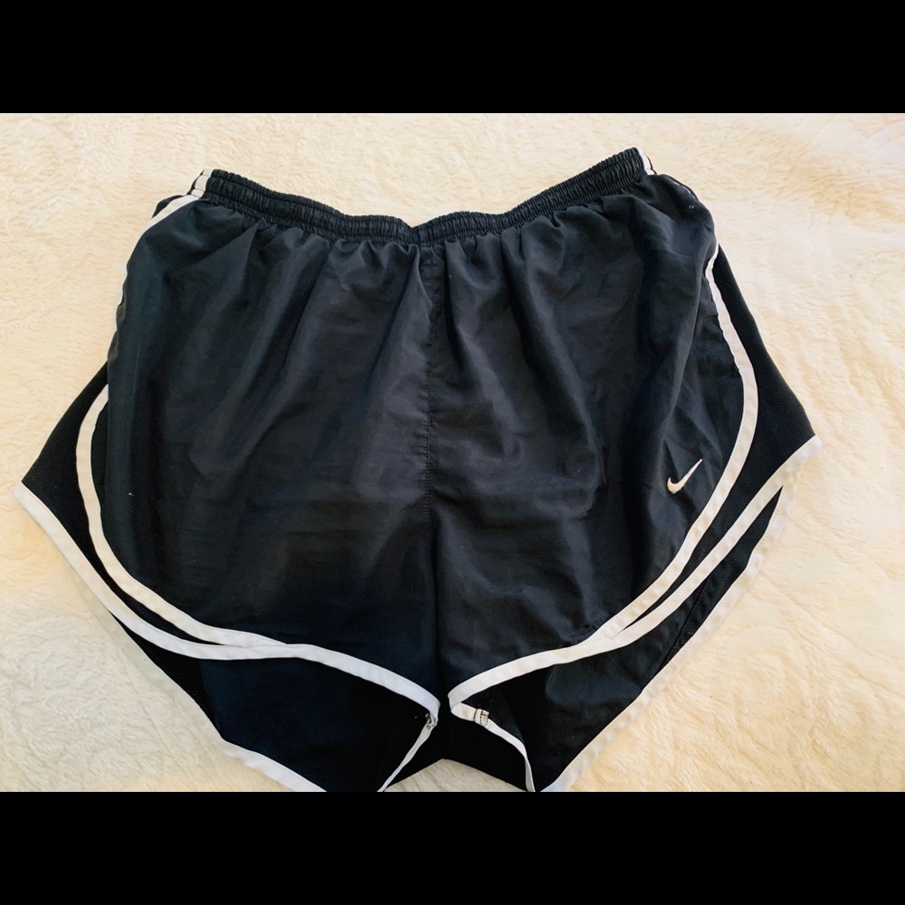 Women’s Nike running shorts. EUC